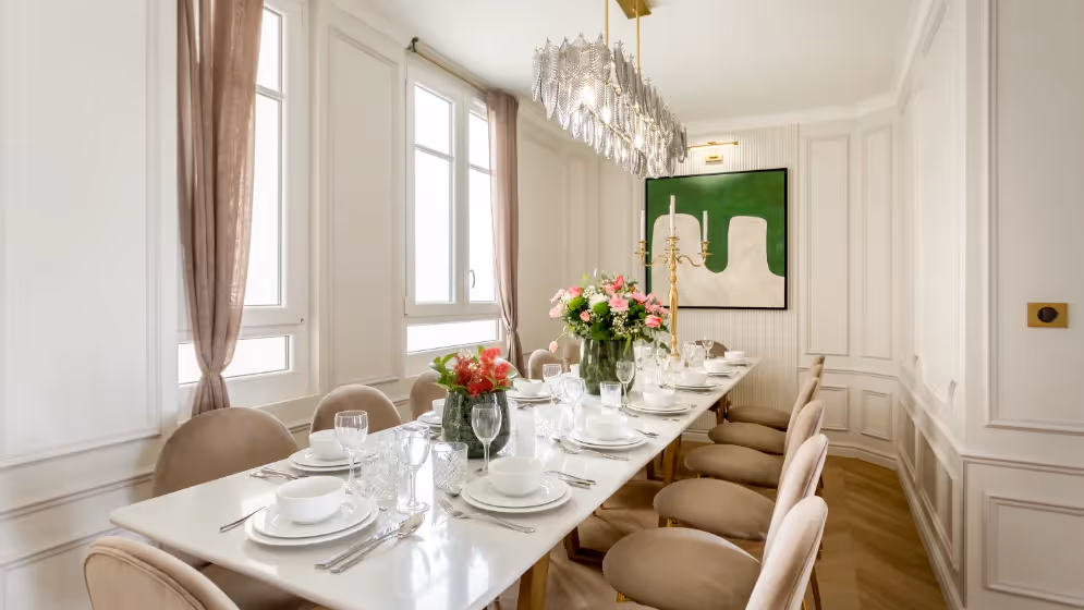 Le SAM. suite signature hoche balcon Vue tour eiffel