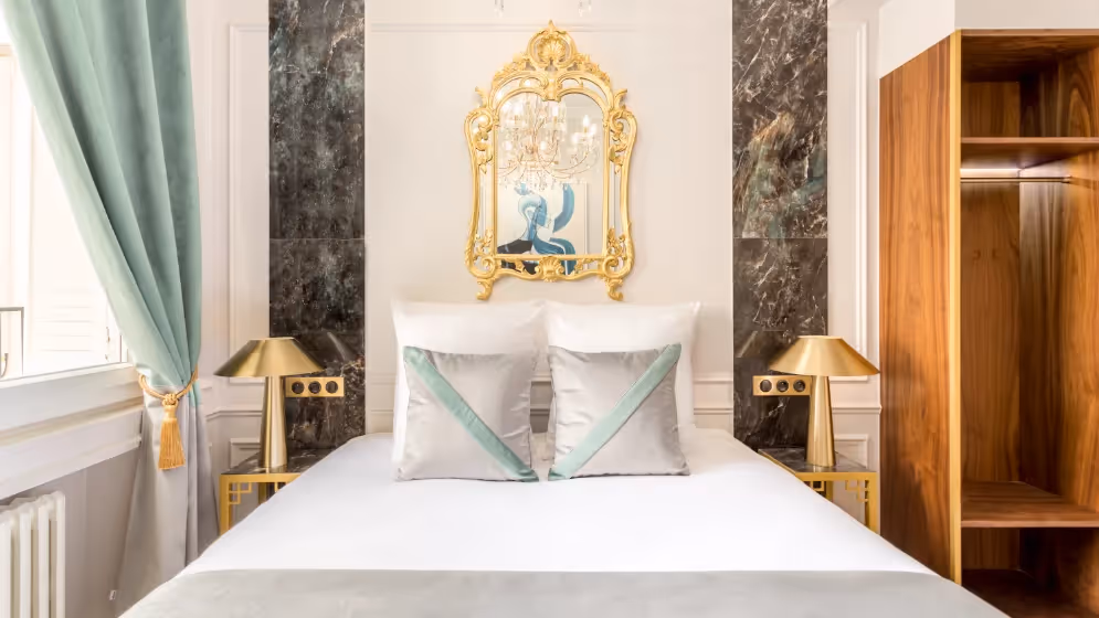 Le chambre 4 suite signature hoche balcon Vue tour eiffel