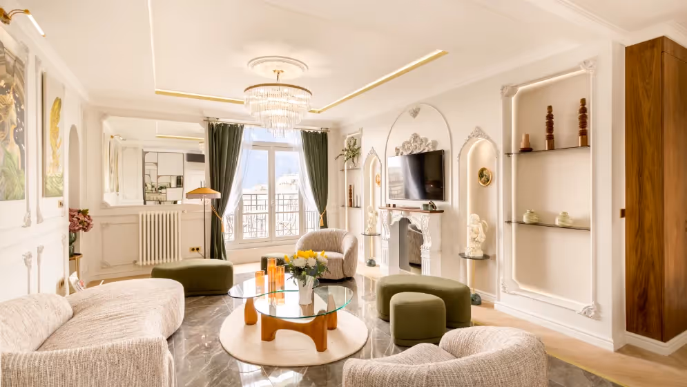 Le Salon suite signature hoche balcon Vue tour eiffel
