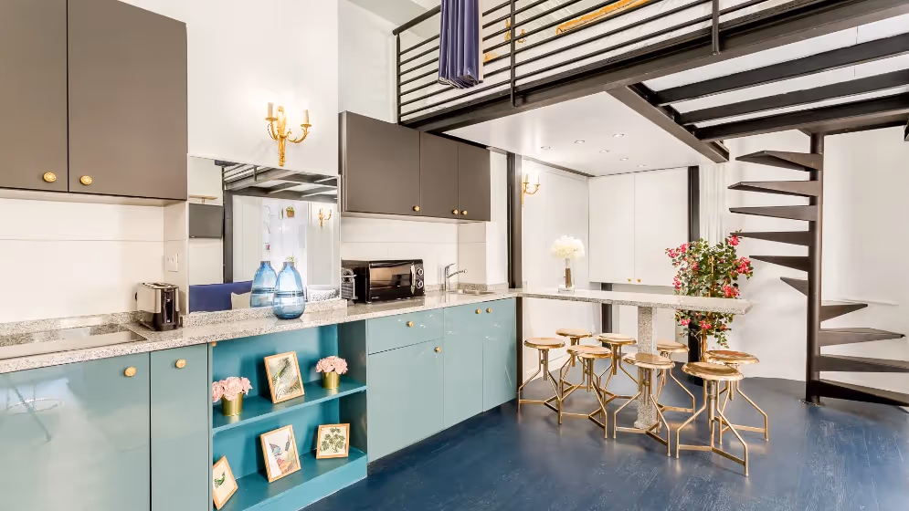 The kitchen with dining room aboukir II luxury suite