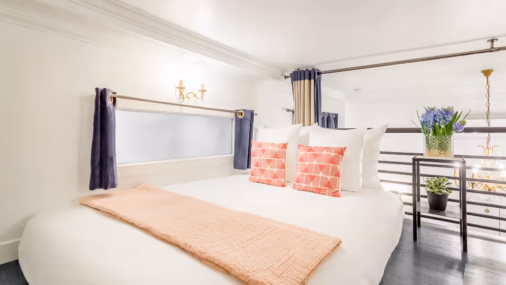 The aboukir II luxury mezzanine suite