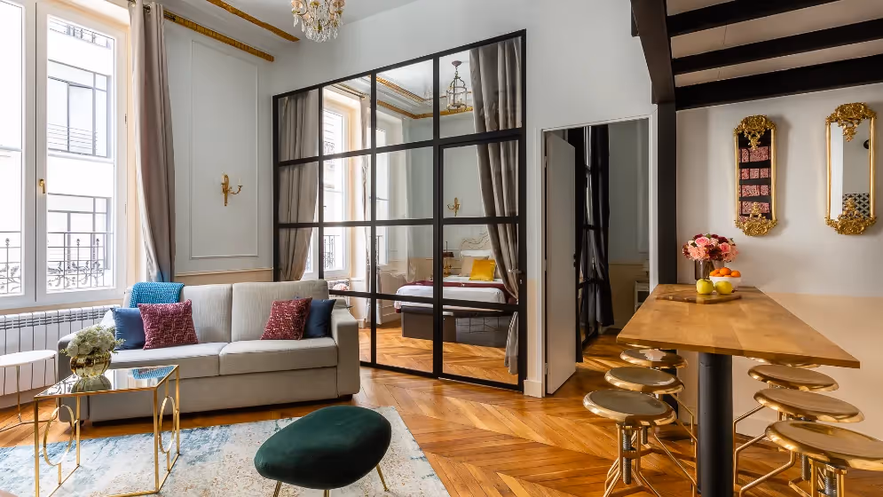 Le salon avec salle a manger suite de luxe aboukir I