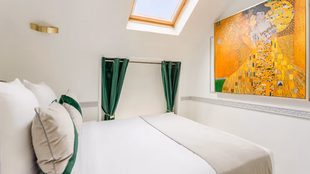 Le chambre 1 suite de luxe royale II vue madeleine