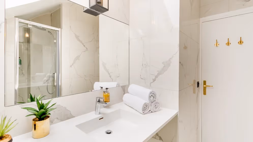 Le Salle de bain suite de luxe royale II vue madeleine