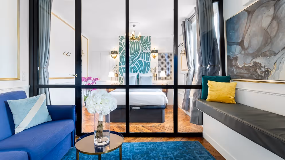 Le salon et chambre 1 suite de luxe royale I vue madeleine