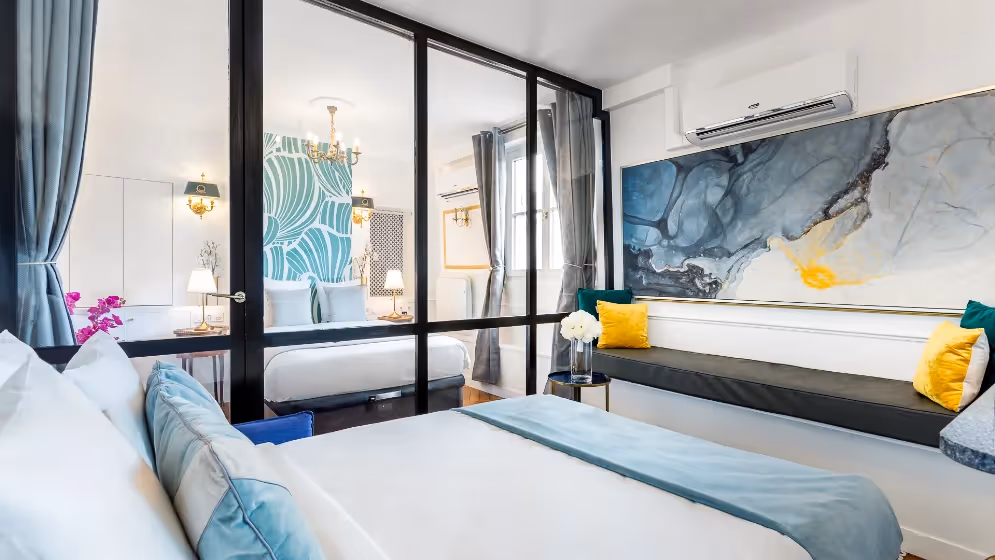 Le Canape Lit suite de luxe royale I vue madeleine