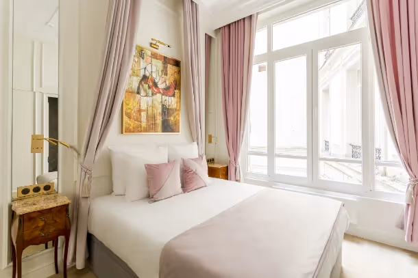 La chambre vu fenêtre Luxury Suite Marcel III