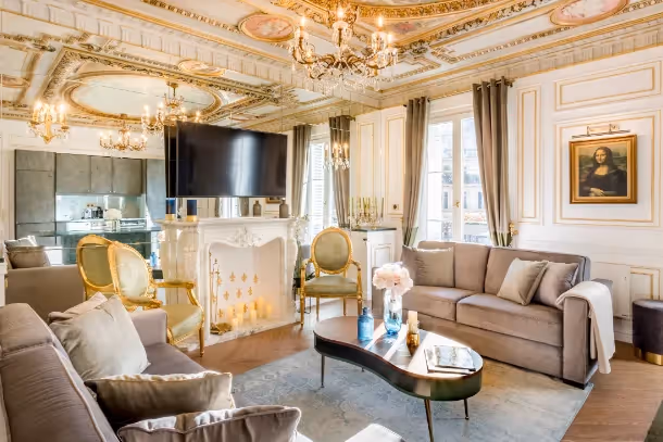 Le salon avec télé Signature Suite Marcel I