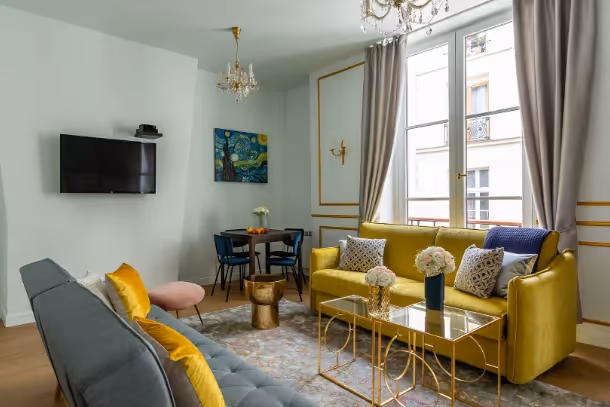 Le salon vue fenêtre Luxury Suite Aboukir III