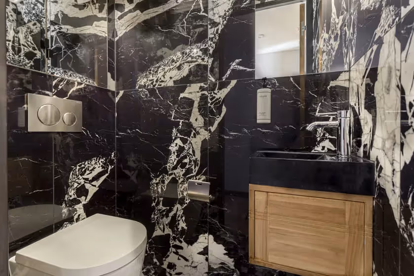 WC separate Signature Suite St Cyr I