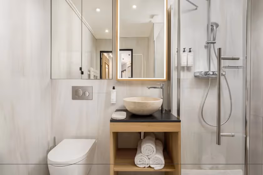 Bathroom 2 Signature Suite St Cyr