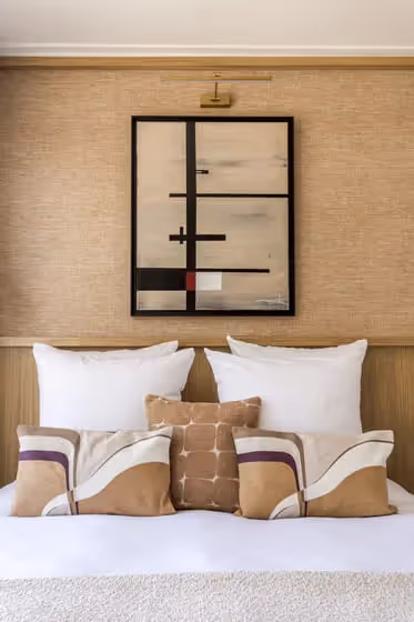 Room 4 Signature Suite St Cyr I