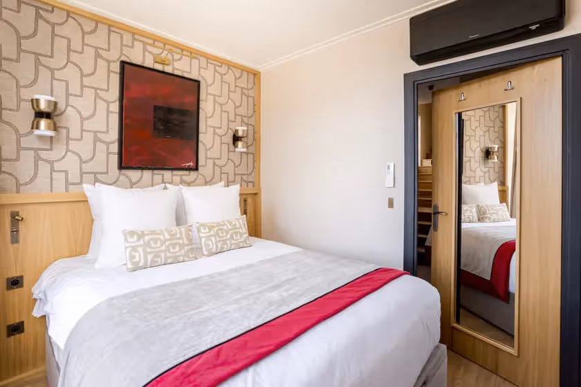 Room 3 Signature Suite St Cyr I