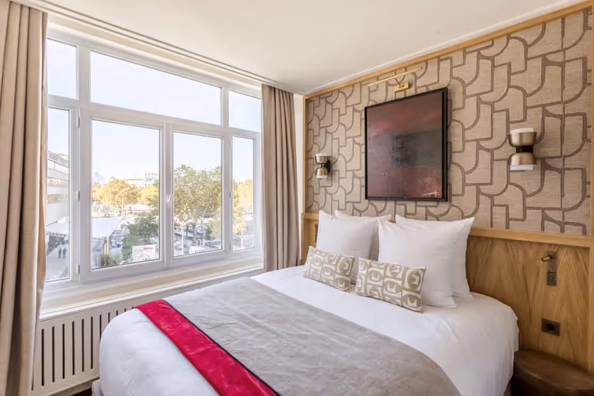 Room 3 Signature Suite St Cyr I