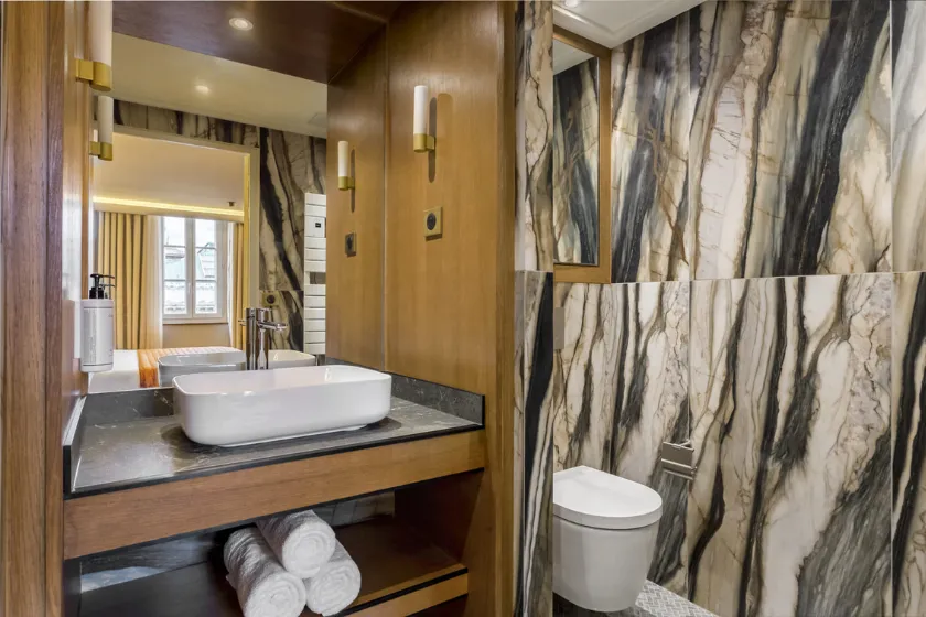 Salle de bain Chambre 1 Suite Signature Bourse I - vue Bourse