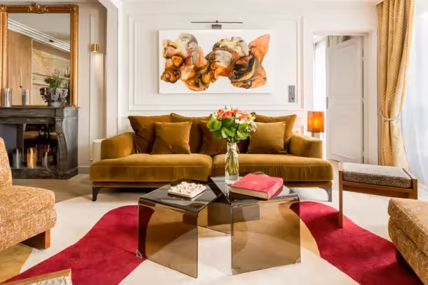 Salon avec canapé de la Signature Suite Rougemont III