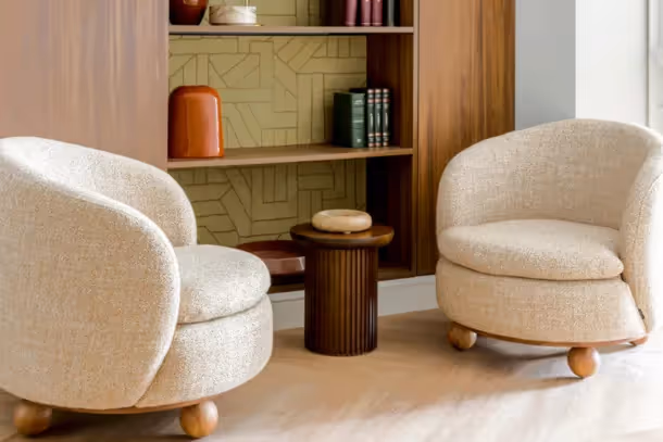 Living room with shelf of the Signature Suite Grenelle I