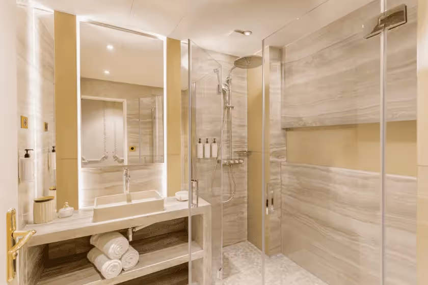 The bathroom room 2 suite signature marignan