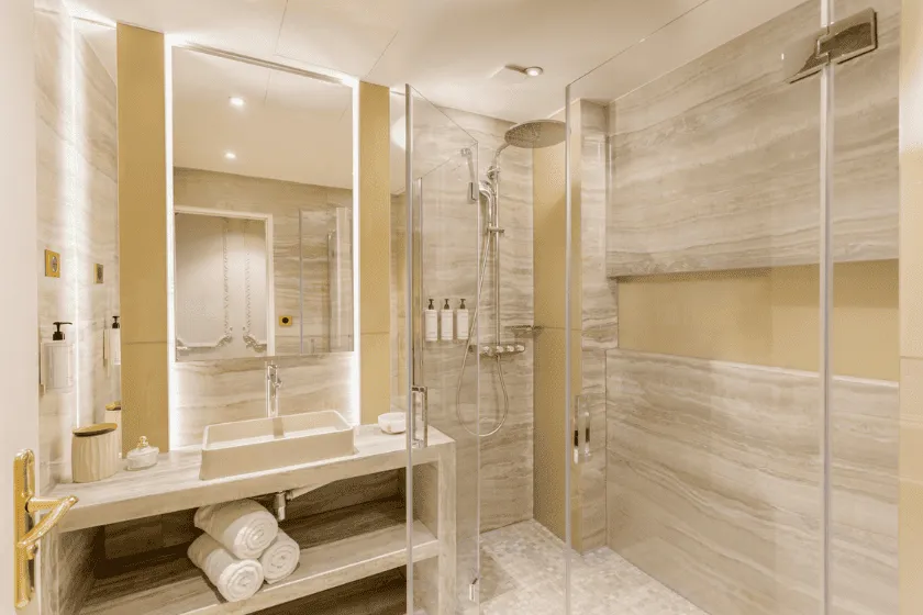 The bathroom room 2 suite signature marignan