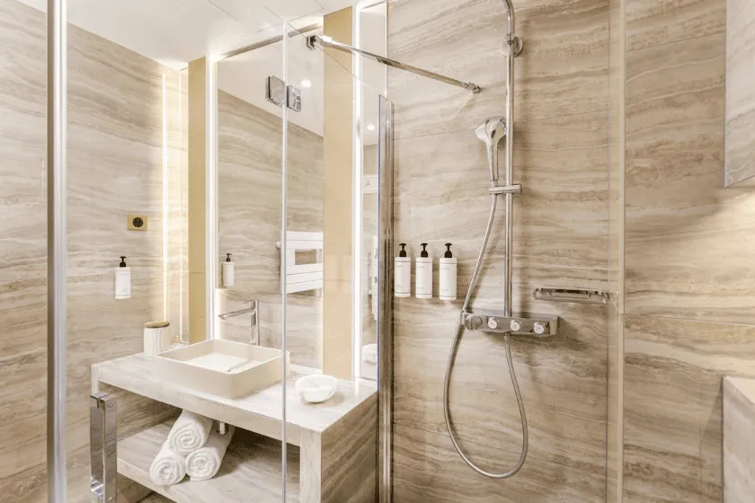 The bathroom room 2 suite signature marignan