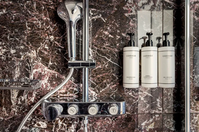 Salle de bain 1 Signature Suite St Cyr I