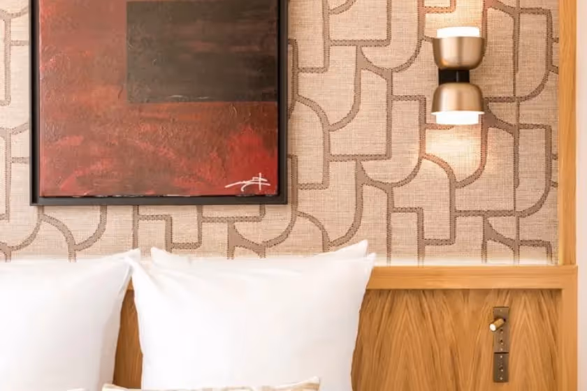 Detail Room 3 Signature Suite St Cyr I