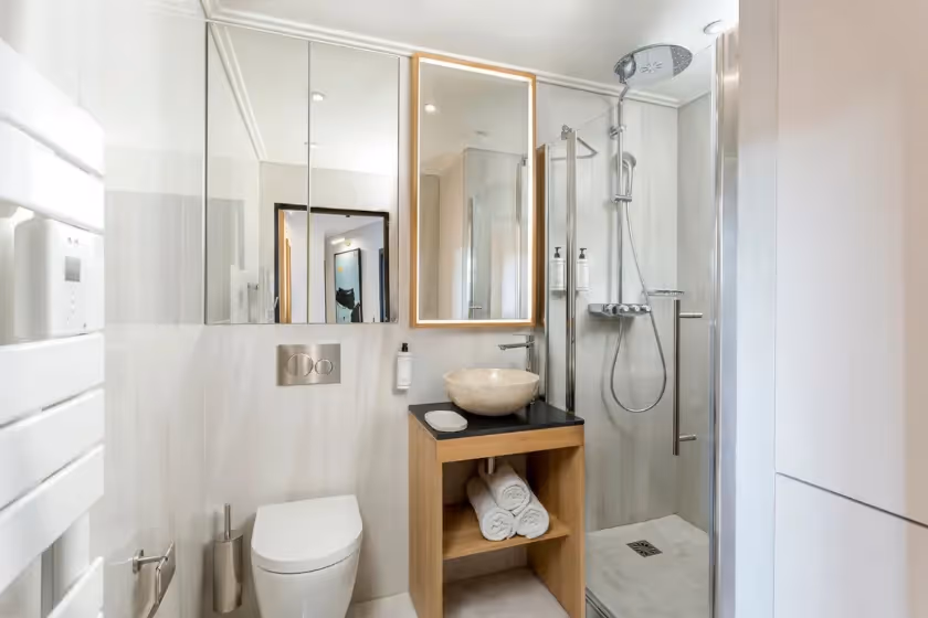 Bathroom 2 Signature Suite St Cyr I