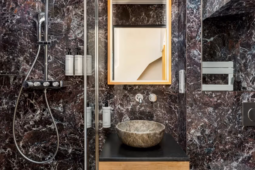 Bathroom 1 Signature Suite St Cyr I
