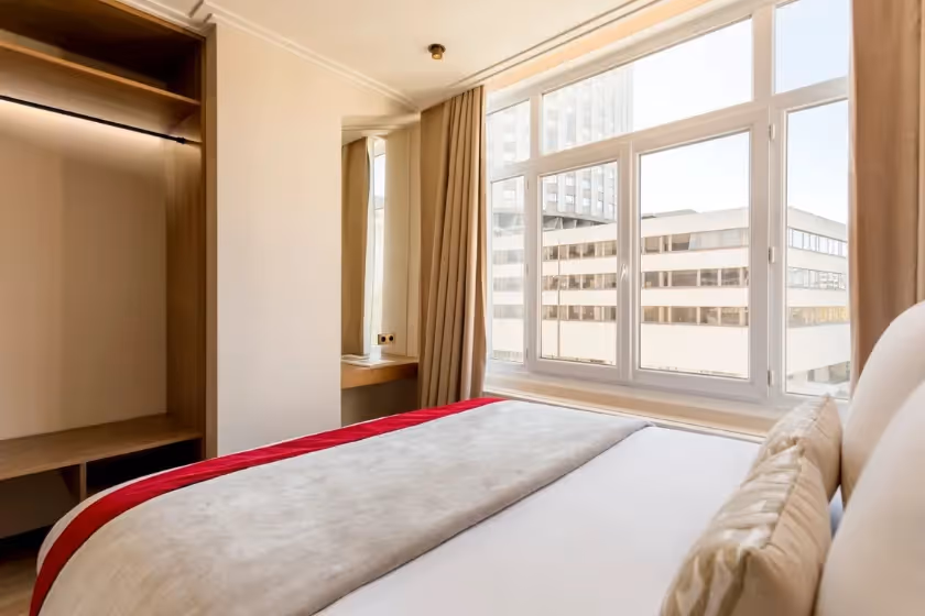 Room 3 Signature Suite St Cyr I
