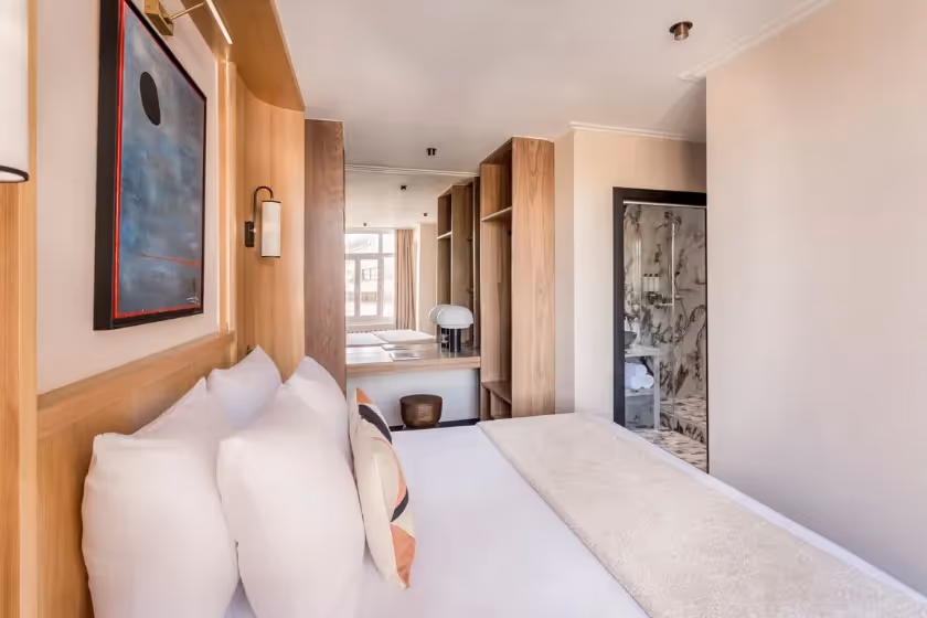 Room 5 Signature Suite St Cyr I