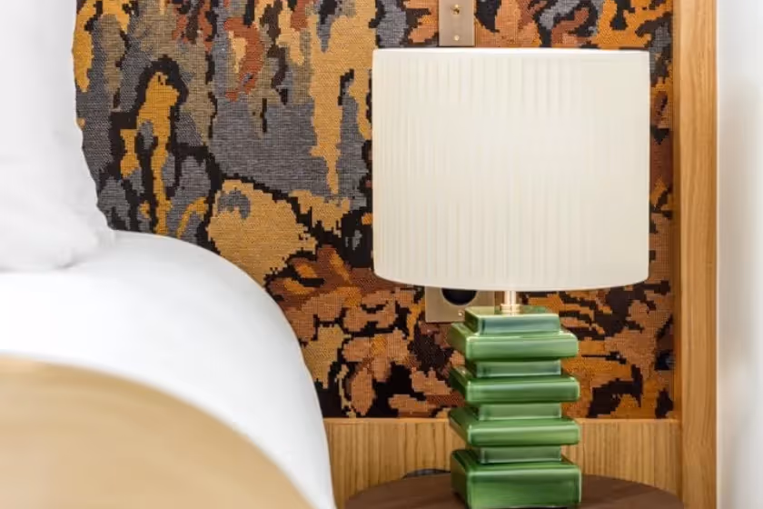 Room 5 detail Signature Suite St Cyr I