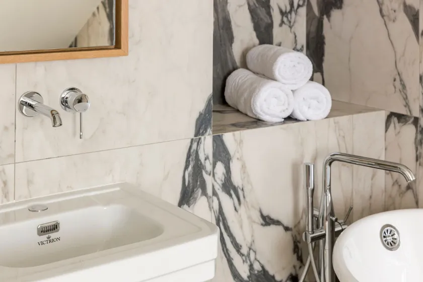 Salle de bain Chambre 1 Signature Suite St Cyr I