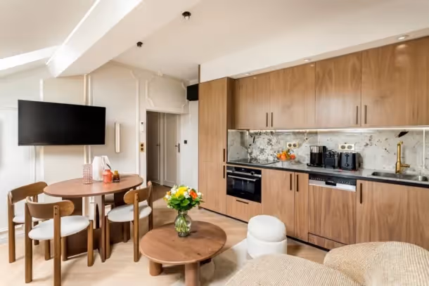 Salon Suite de Luxe St Cyr I