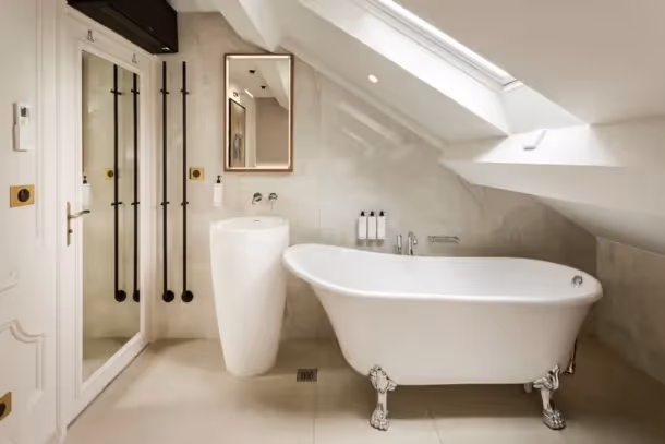 Salle de bain Chambre 1 Suite de Luxe St Cyr I