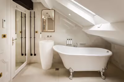 Salle de bain chambre 1 Suite de Luxe St Cyr II