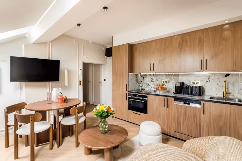Salon Suite de Luxe St Cyr II