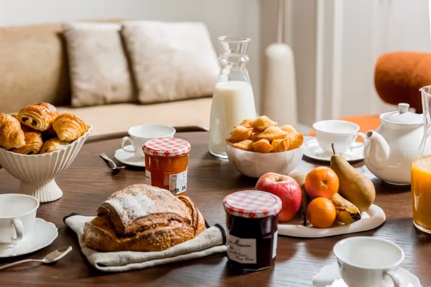 Petit dejeuner Suite de Luxe St Cyr II