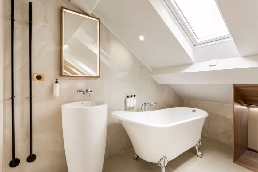 Salle de bain Chambre 1 Suite de Luxe St Cyr II