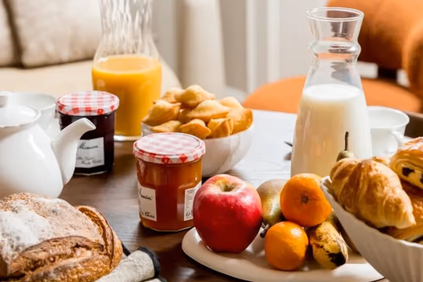 Petit dejeuner Suite de Luxe St Cyr II