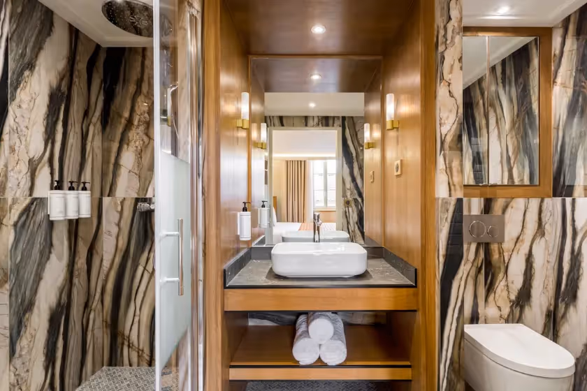 Salle de bain Chambre 1 Suite Signature Bourse I - vue Bourse
