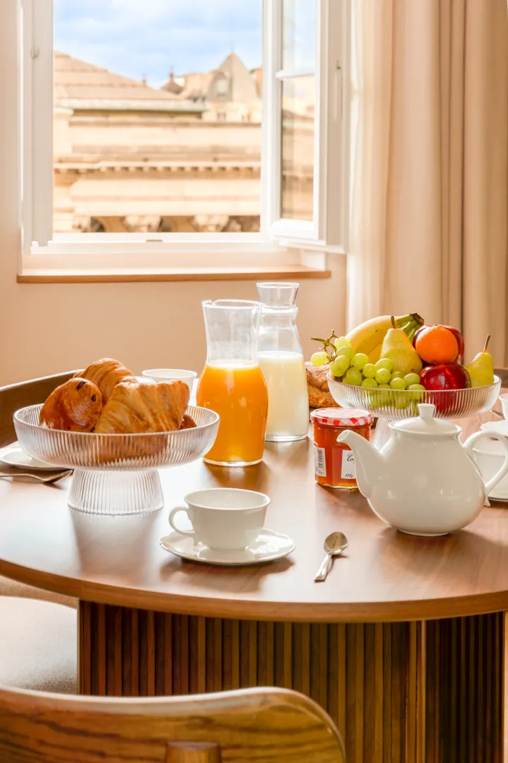 Petit-déjeuner Suite Signature Bourse I - vue Bourse