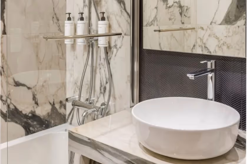 Bathroom Bedroom 1 luxury suite turbigo II