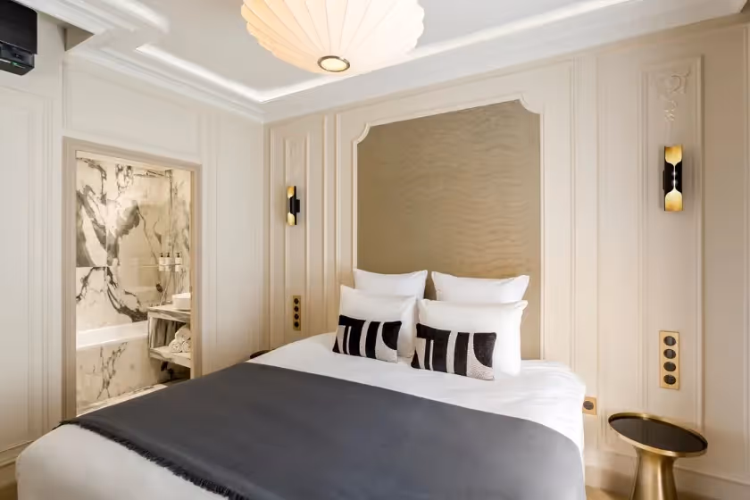 Room 1 turbigo II luxury suite