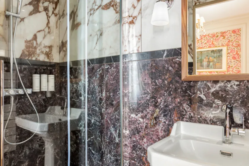 Salle de bain Chambre 1 Signature Suite Alfred