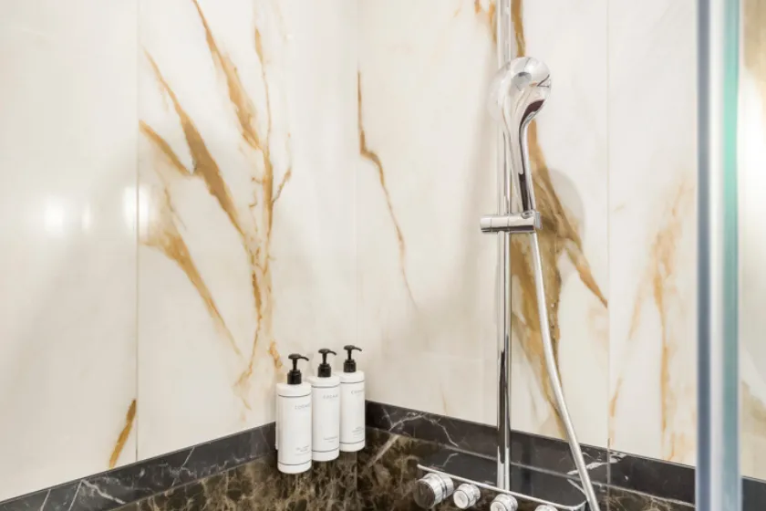 Détail Salle de bain Signature Suite Alfred