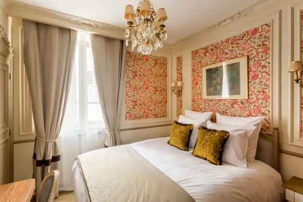 Signature Suite Alfred room