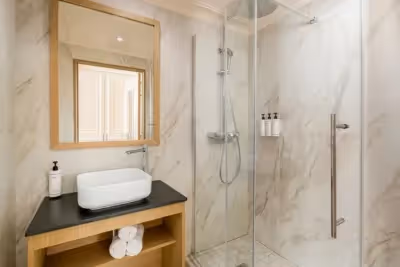 Bathroom 2 Suite Signature Bateliere