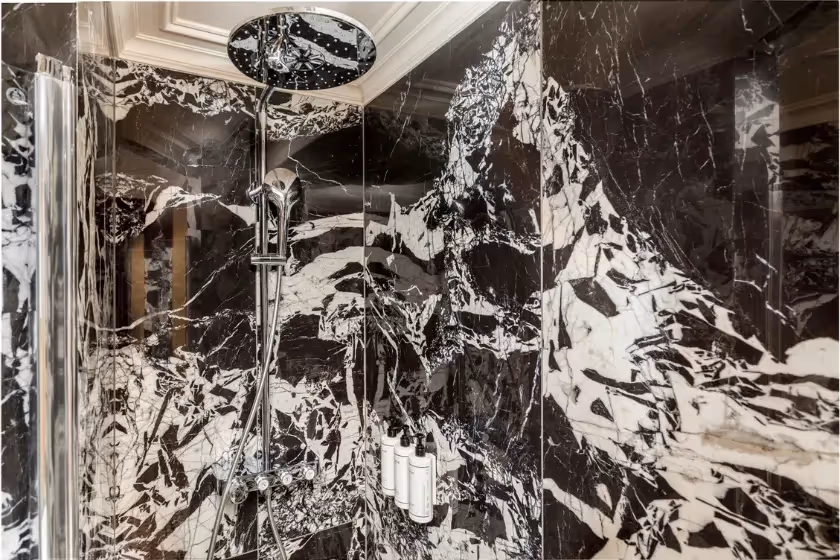 Bathroom Bedroom 2 Suite Signature Bateliere