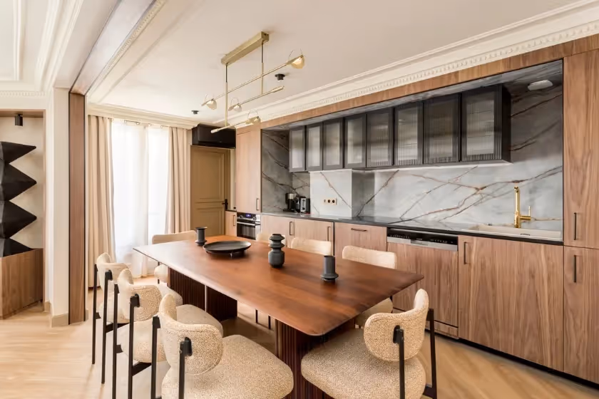 Suite Signature Bateliere dining room