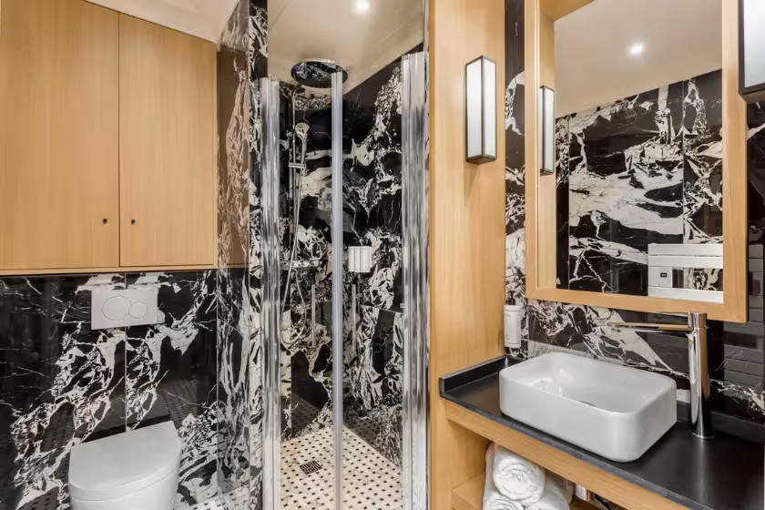Bathroom Bedroom 2 Suite Signature Bateliere
